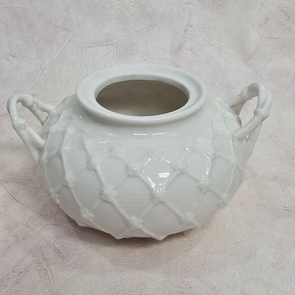 Grace's Teaware Other - Grace's Teaware Sugar Bowl Bird Finial Lattice Design White Porcelain - No‎ Lid